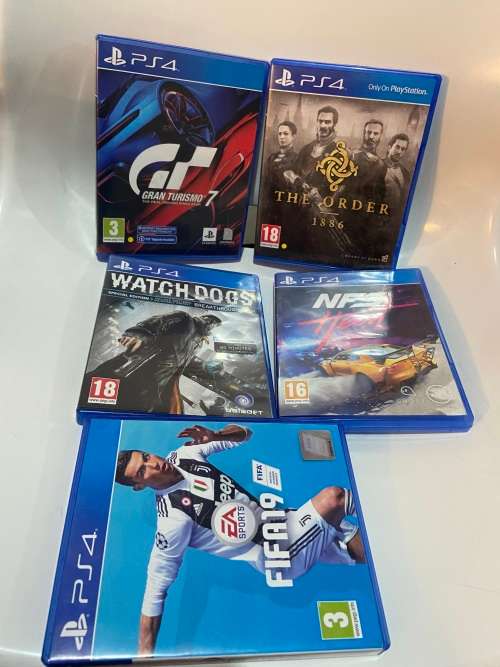 SONY PLASTATION 4 PRO*CUH-7015B*1TB HDD*5 GAMES*2 CONTROLLERS*HDMI,POWER and USB CABLES